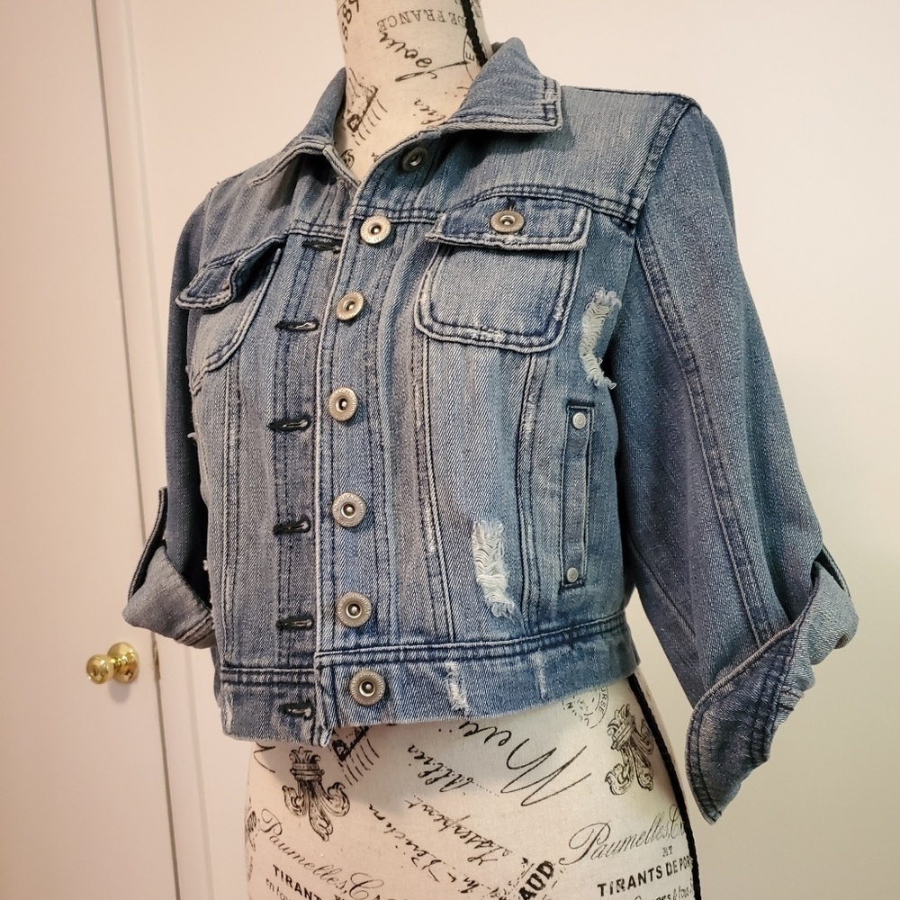 Distressed Jean's jacket - Picture 6 of 6